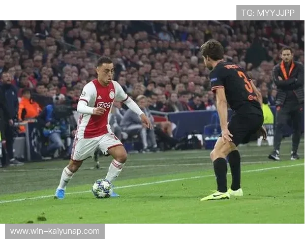 切尔西中前场连续传切带来破门良机